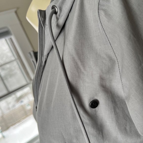 Vuori Outdoor Trainer Shell Gray Full Zip Hooded Jacket - Picture 3 of 7